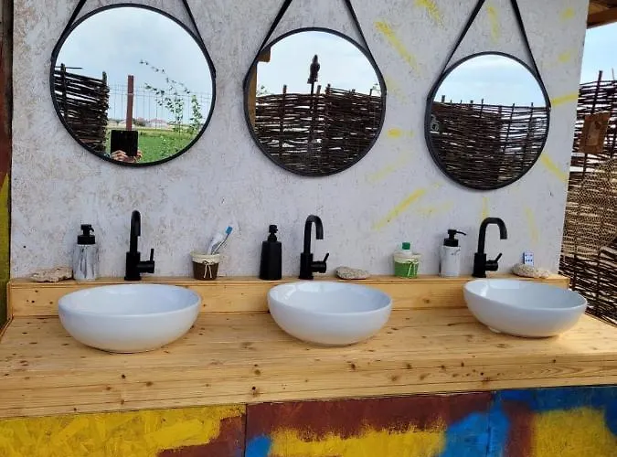 Makeeda Campsite Vama Veche